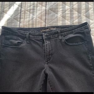 Black Universal Threads Skinny Leg Jeans Size 16